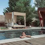 4u Bed & Opoul-Perillos